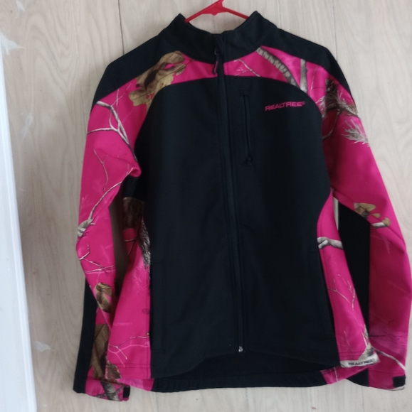 Realtree Softshell Jacket - Picture 3 of 6